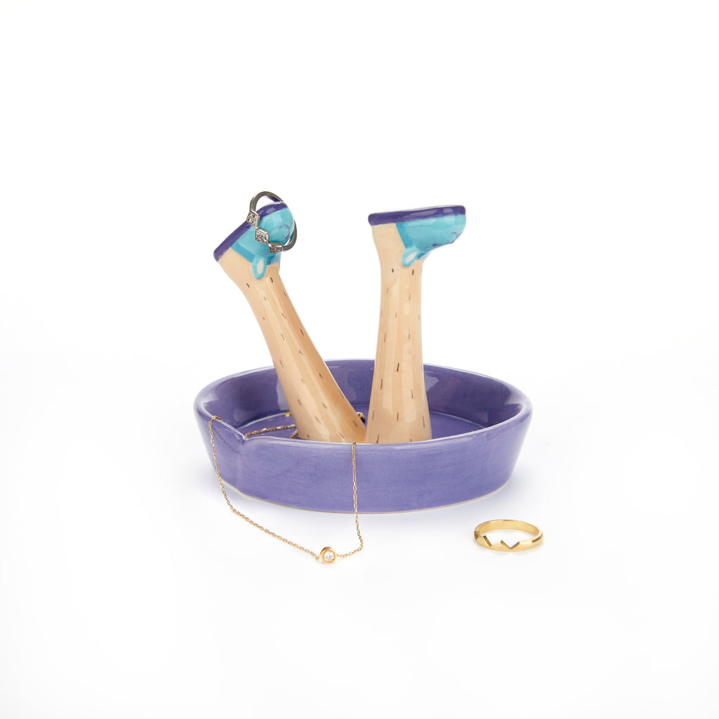 balvi-home-decor-happy-legs-weekend-porte-bijoux-jambes image 1