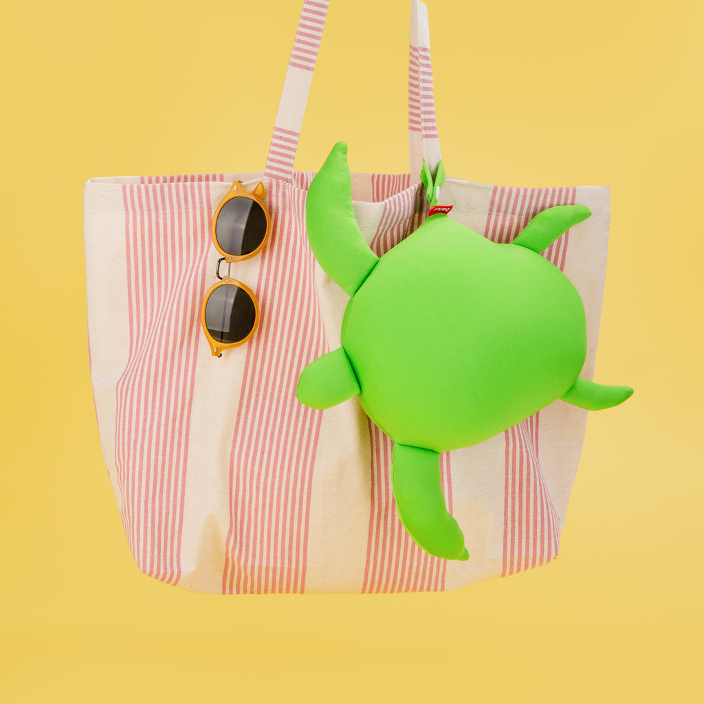 balvi-home-decor-summer-turtle-coussin-tortue-vert image 2
