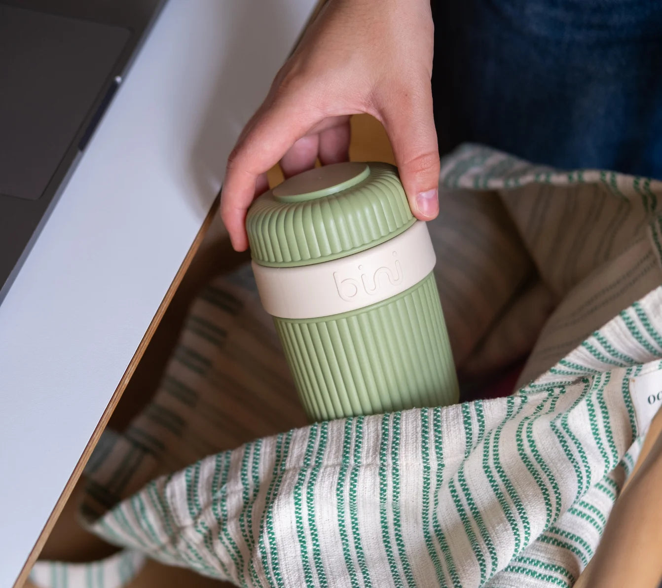bini-binimug-bicolore-olive-mug-olive-1-pi-ce image 3