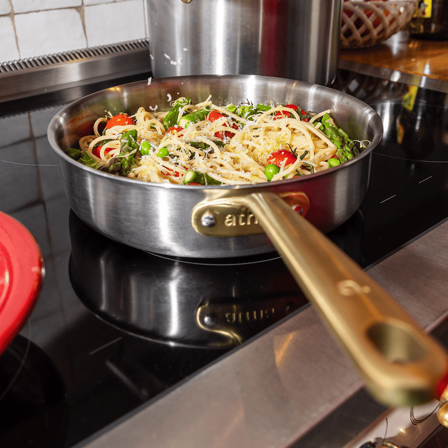 atma-la-sauteuse-id-ale-sauteuse-inox-24-cm-manche-dor image 2