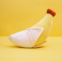 balvi-home-decor-fluffy-banana-coussin-banane-peluche image 2