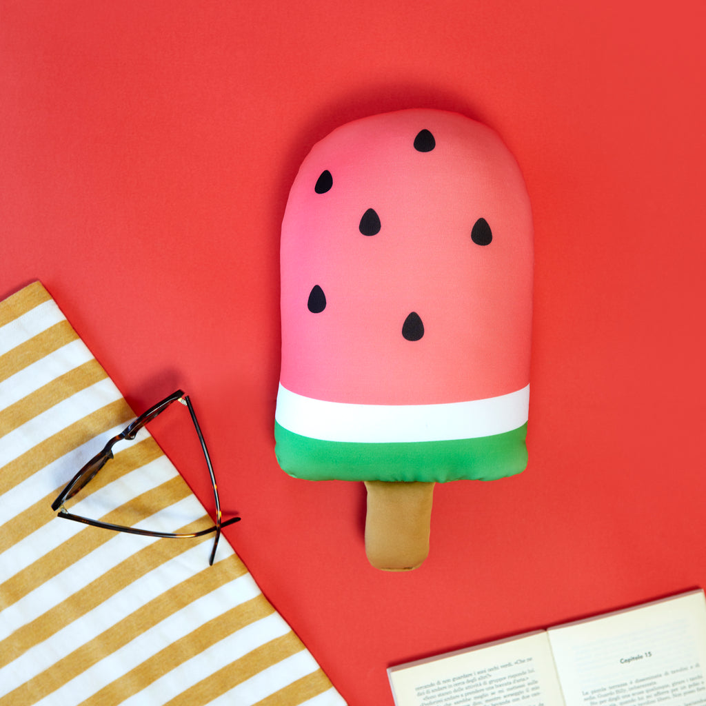 balvi-home-decor-watermelon-popsicle-coussin-de-plage-rouge image 2