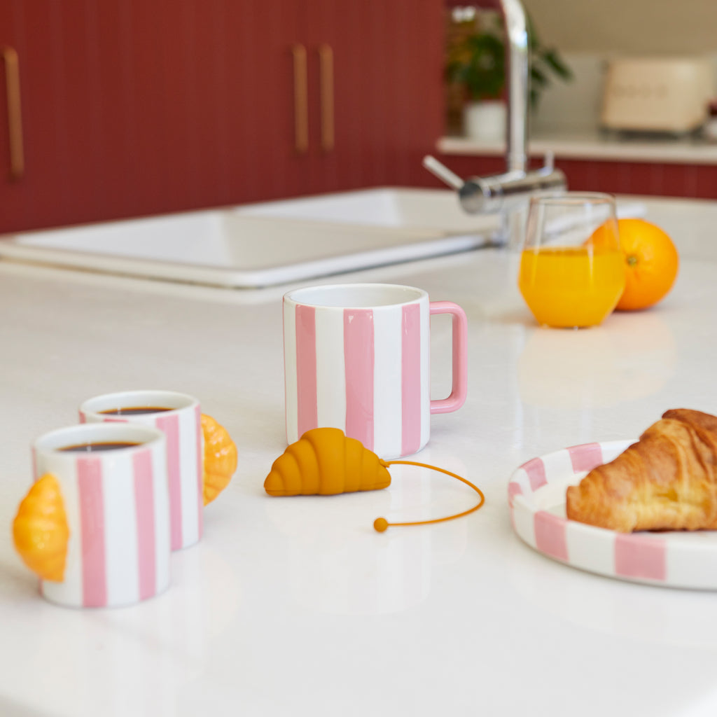 balvi-kitchen-table-croissant-surprise-mug-c-ramique-rouge image 8
