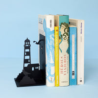 balvi-desk-lighthouse-serre-livres-motif-phare-marin image 2