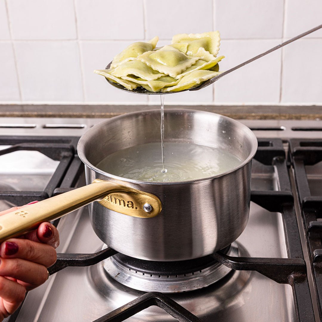 atma-la-casserole-parfaite-casserole-inox-18-cm-manche-dor image 5