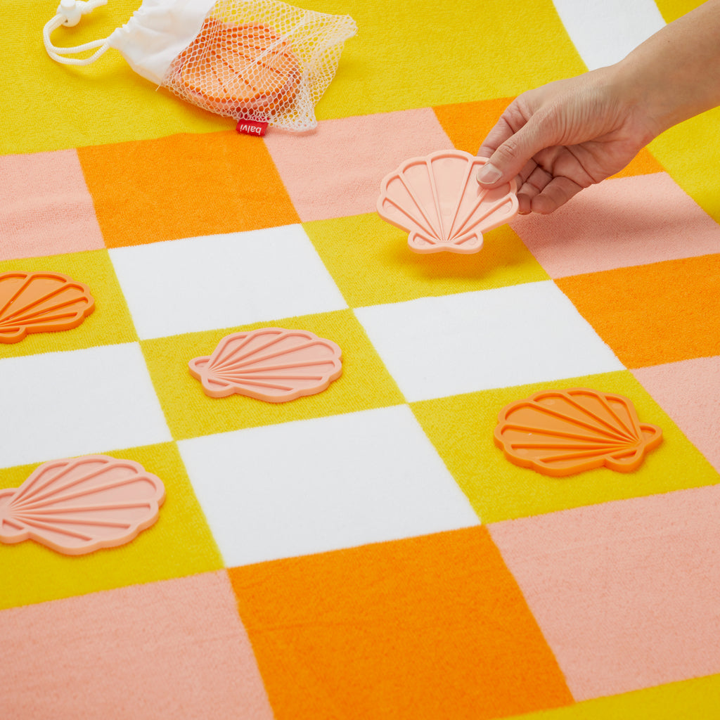 balvi-lifestyle-tic-tac-toe-serviette-plage-jeu-jaune image 3