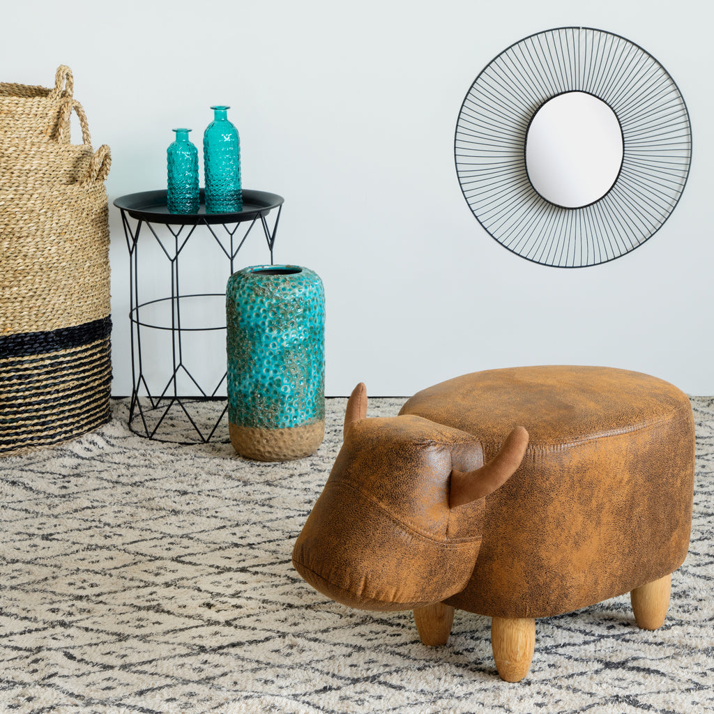 balvi-la-vache-tabouret-vache-marron-similicuir image 3