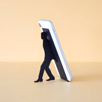 balvi-too-many-apps-support-smartphone-mains-libres image 2