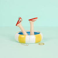 balvi-home-decor-happy-legs-summer-porte-bijoux-tongs image 2