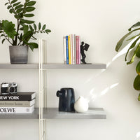 balvi-the-reader-serre-livres-lecteur-en-r-sine image 3