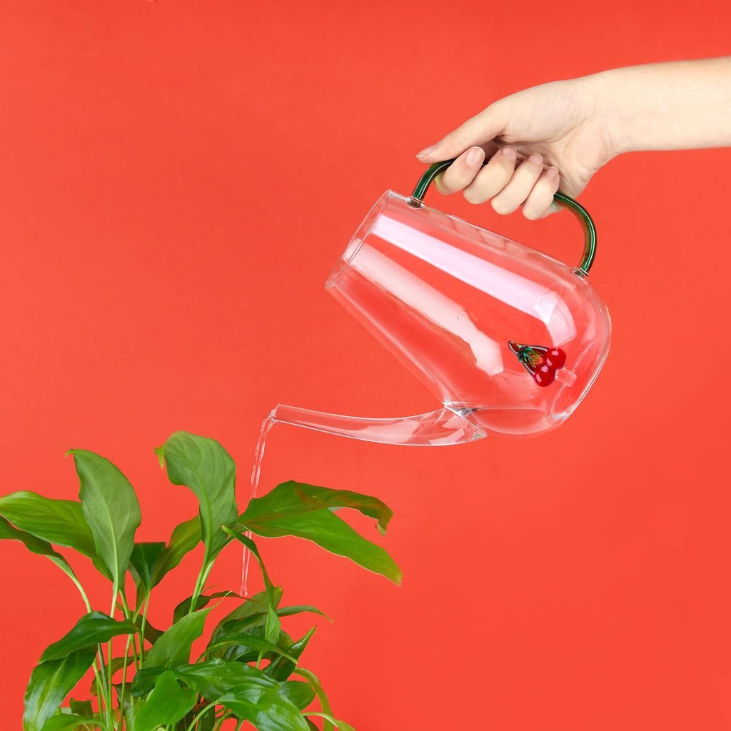 balvi-botanical-cherry-arrosoir-verre-cerise-rouge image 2