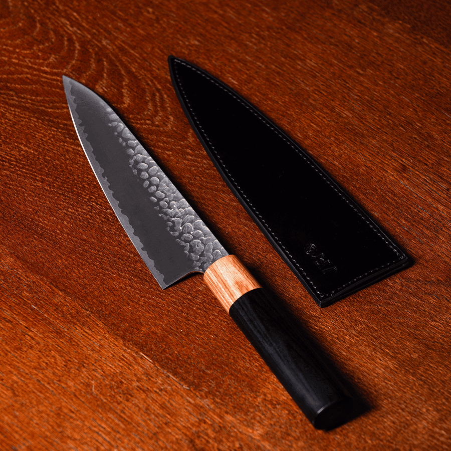 atma-tui-en-cuir-noir-couteau-gyuto-veau image 3