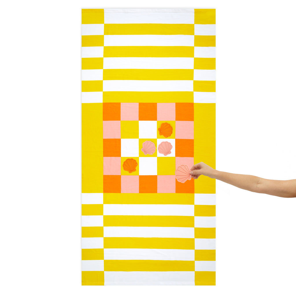 balvi-lifestyle-tic-tac-toe-serviette-plage-jeu-jaune image 1