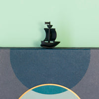 balvi-desk-moby-dick-marque-page-bateau-noir image 3