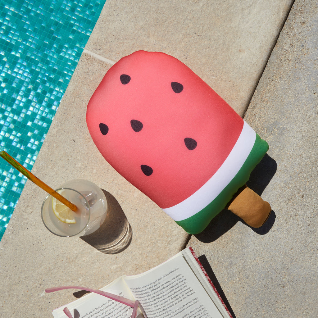 balvi-home-decor-watermelon-popsicle-coussin-de-plage-rouge image 3