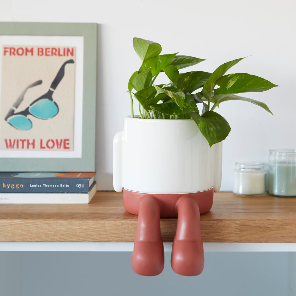 balvi-mr-dangly-cache-pot-c-ramique-bleu-jambes image 6
