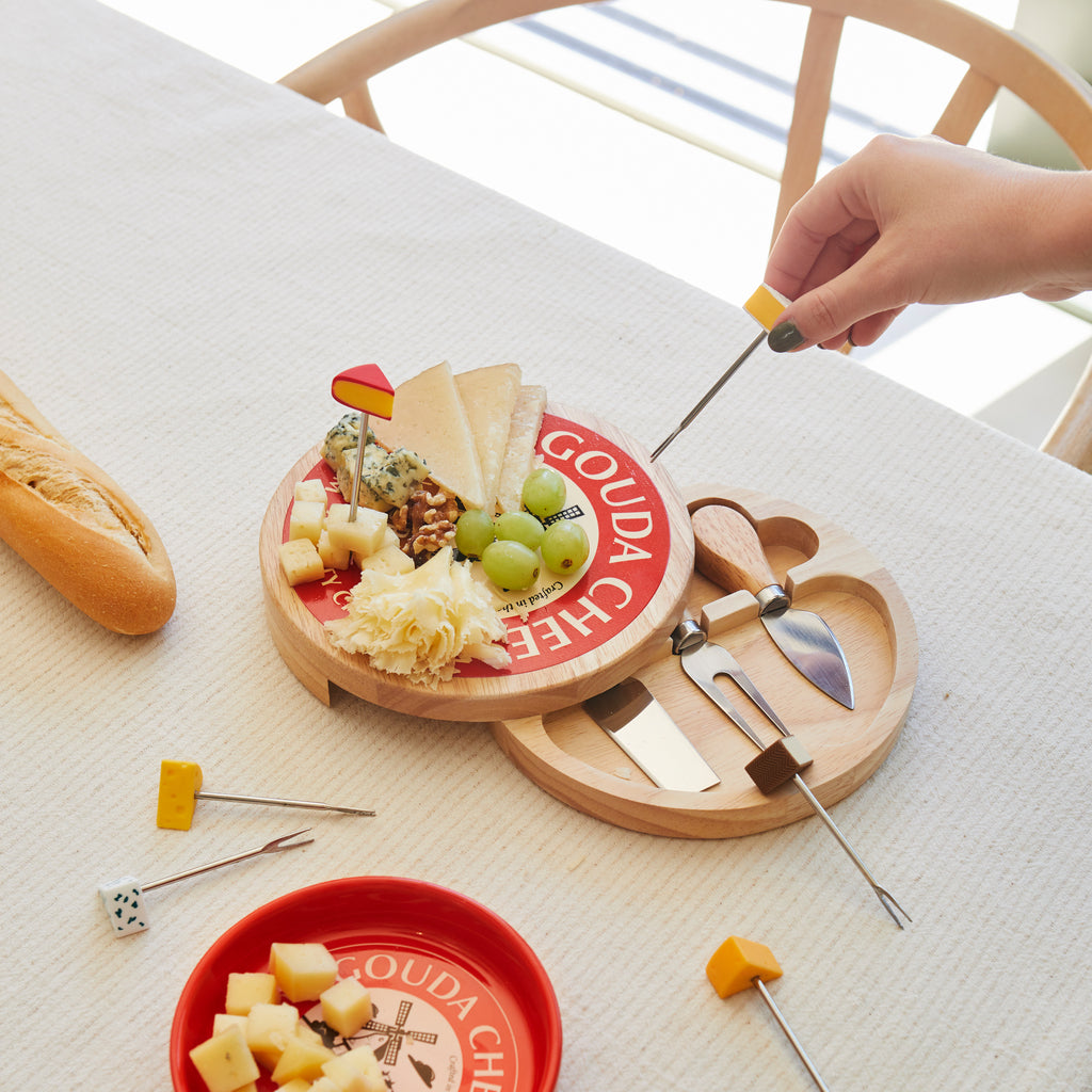 balvi-gouda-plateau-fromage-bois-rouge-3-couteaux image 3